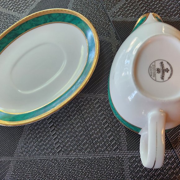 Royal heritage Collections Gravy bowl and  plate - Picture 3 of 4